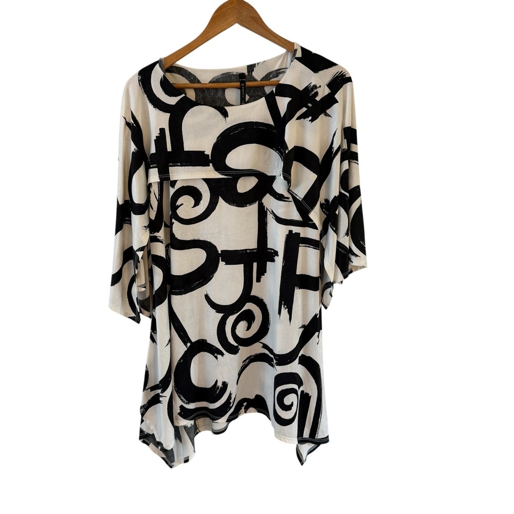 IC By Connie K Abstract Tunic Top Womens L White Black Geometric Art Print
